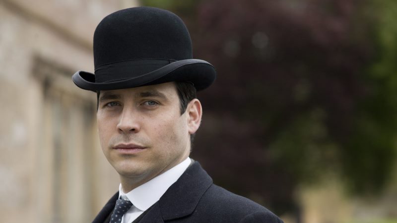 How to Wear Derby Hat for Functional Look