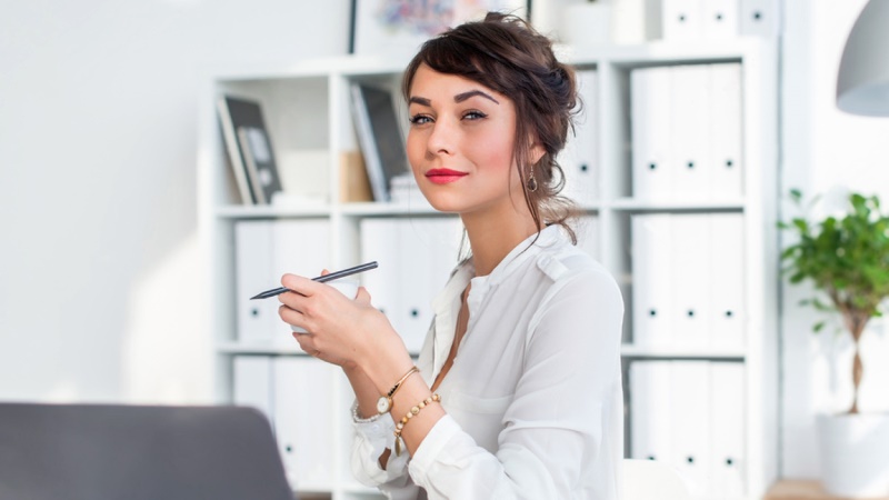 White Jeans Outfit Fashion for Workplace