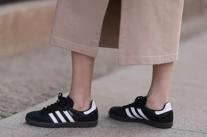 Classy Casual Style with Trendy Sneakers